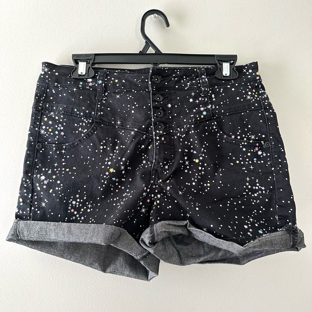 Hot Topic Blackheart Constellation Shorts Size 13